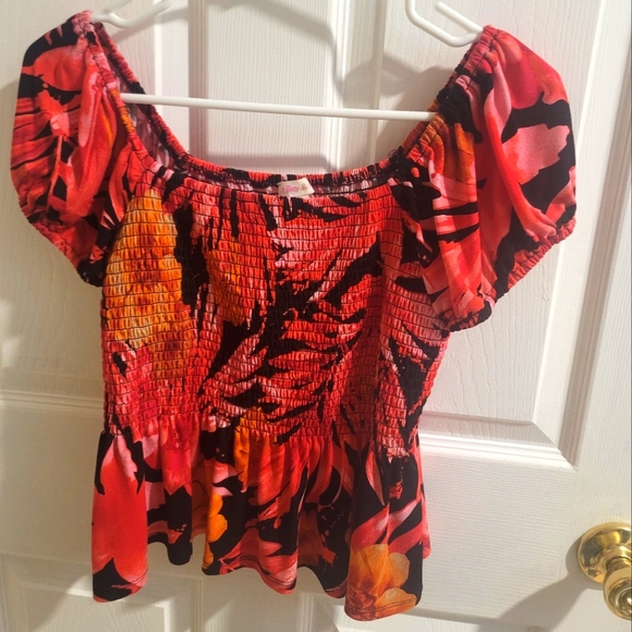 Riley & Rae - Picture 1 of 2